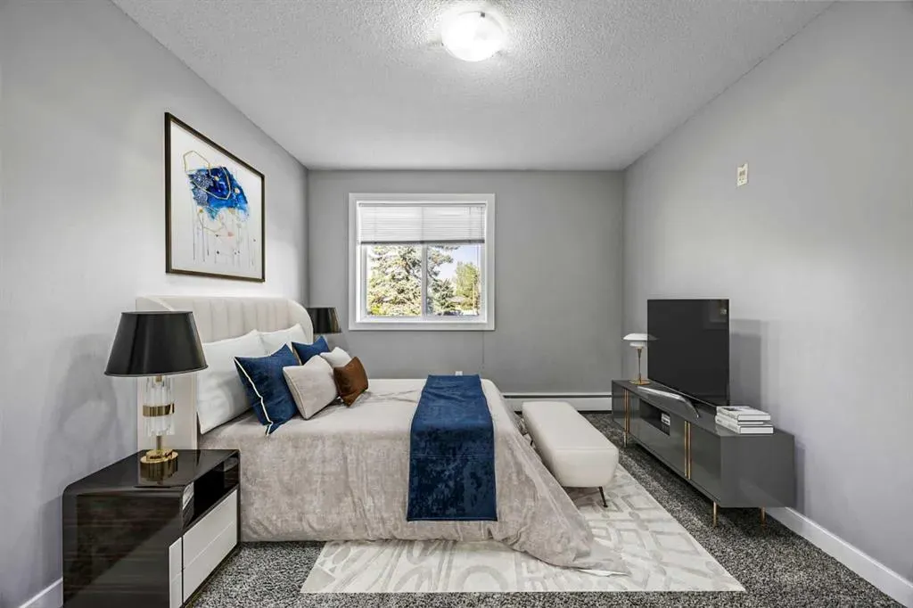 4455D Greenview Drive NE, #204