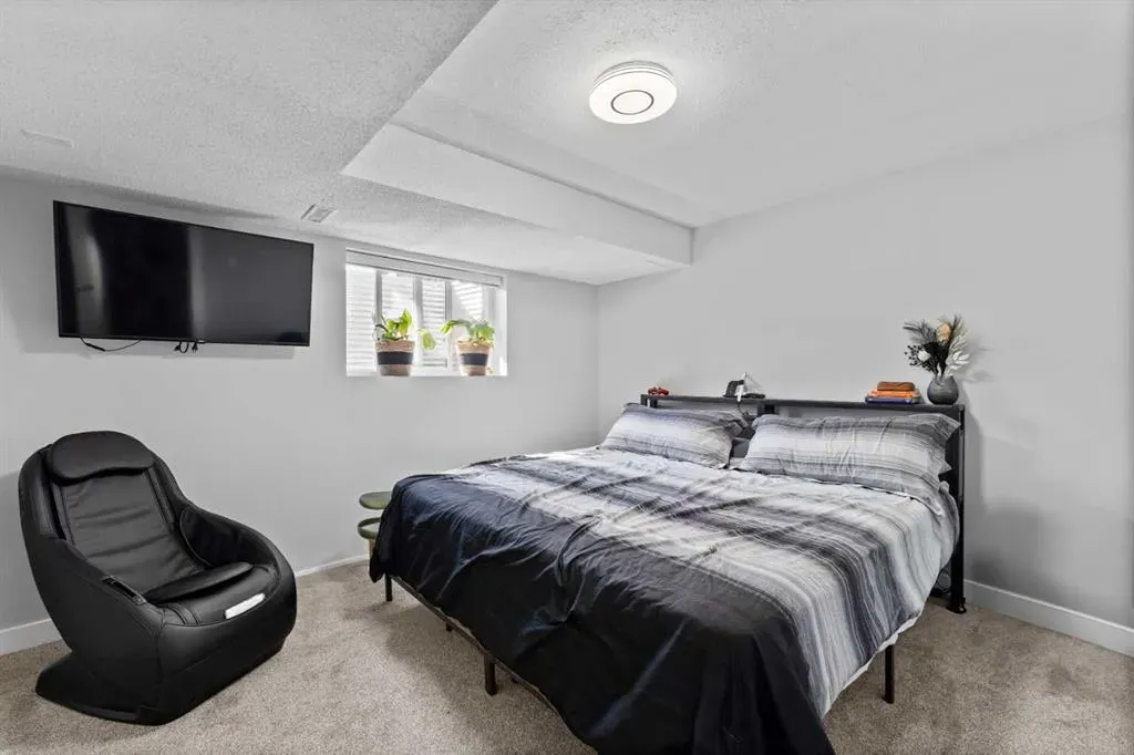 12 Cedargrove Road SW