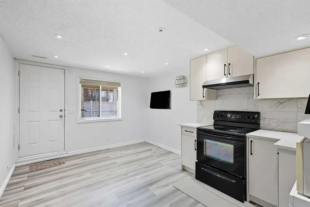 129 Luxstone Green SW