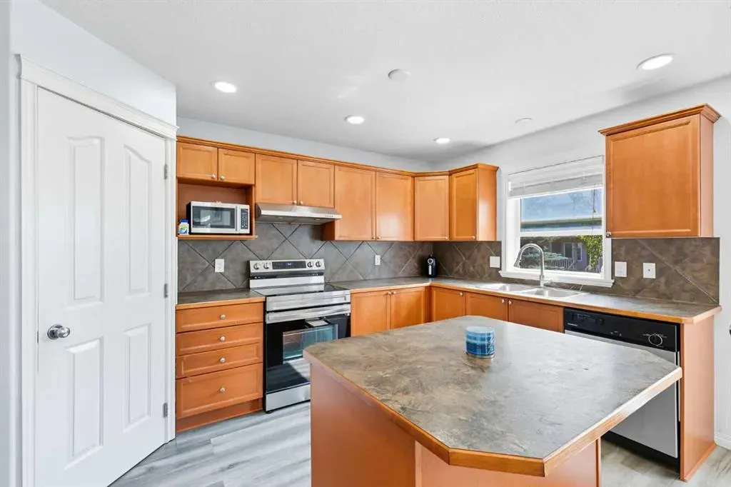 129 Luxstone Green SW