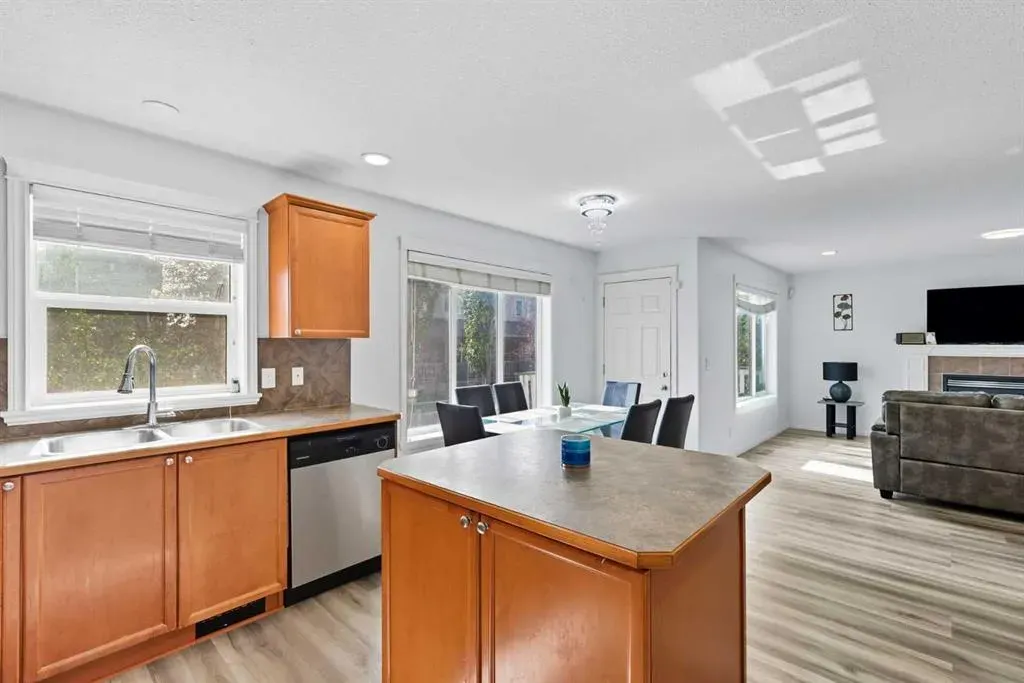 129 Luxstone Green SW