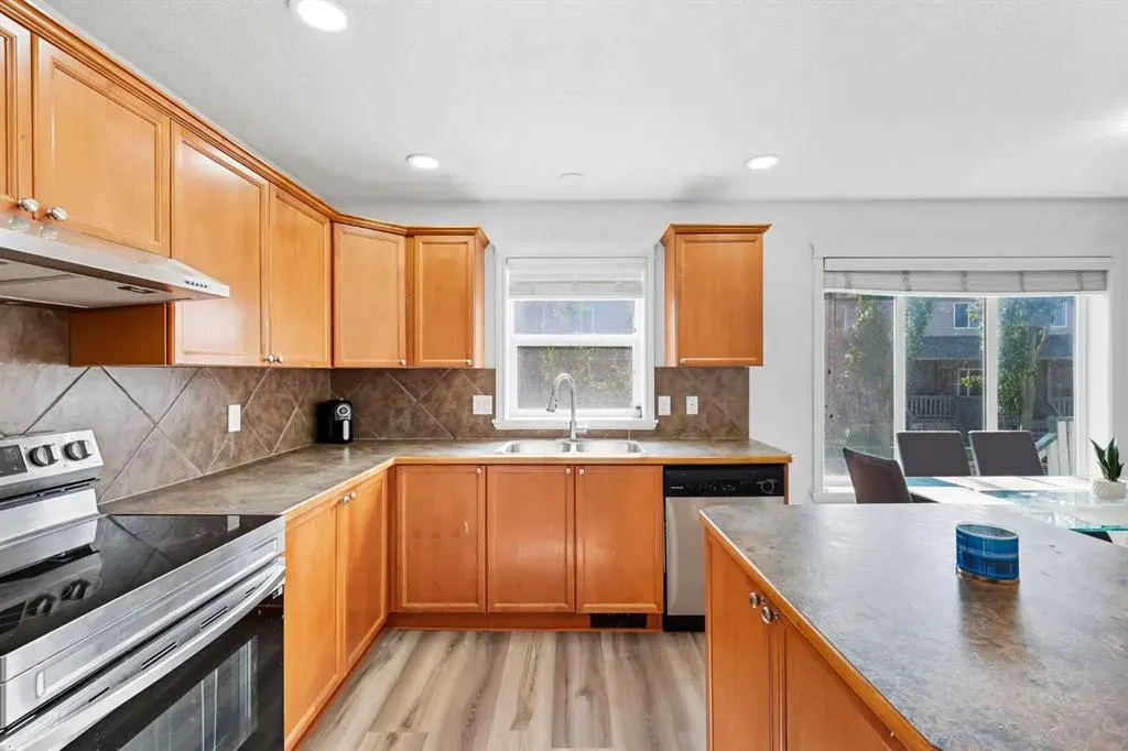 129 Luxstone Green SW