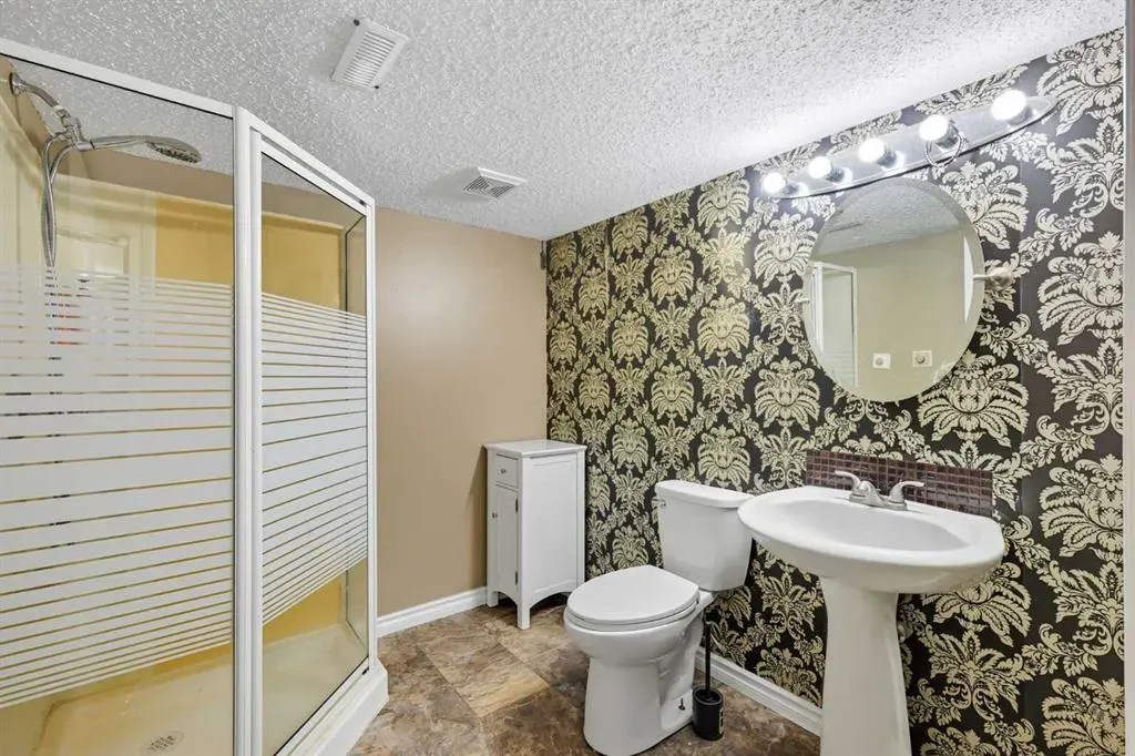 129 Luxstone Green SW