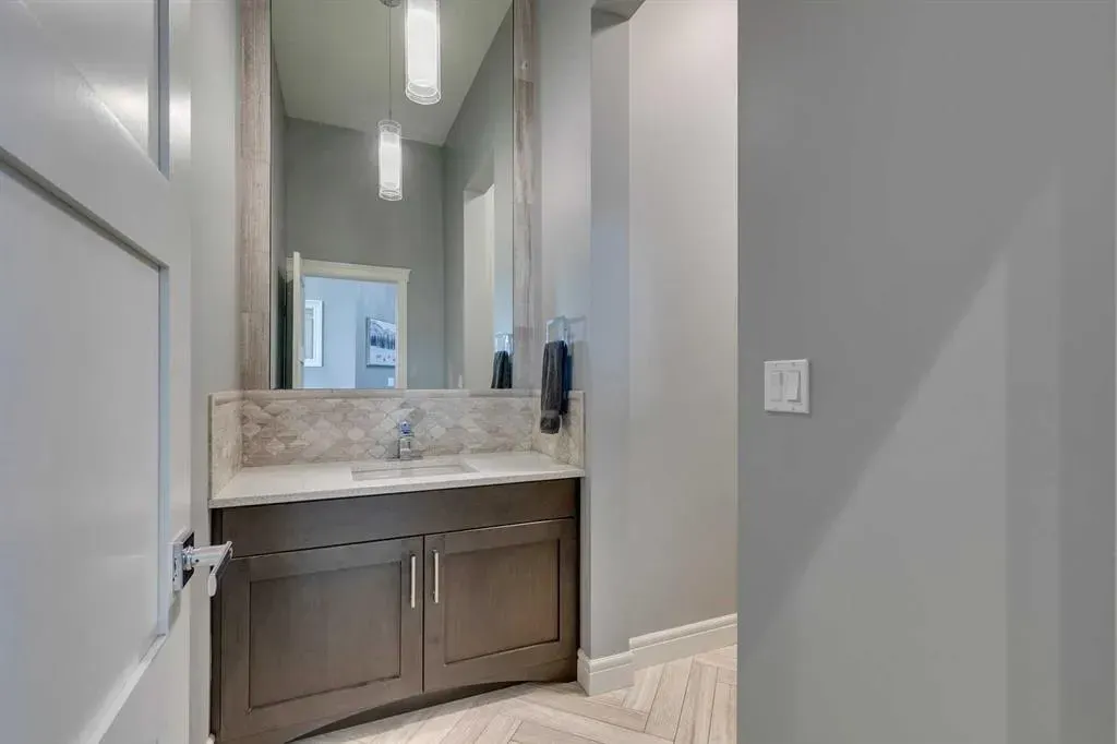 833 East Chestermere Drive