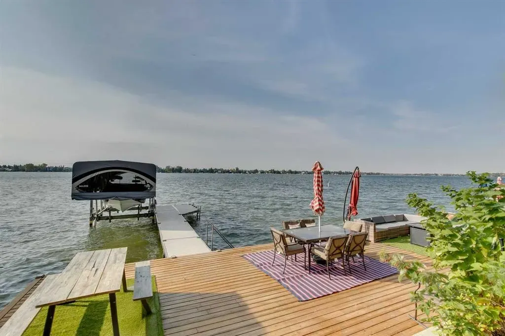 833 East Chestermere Drive