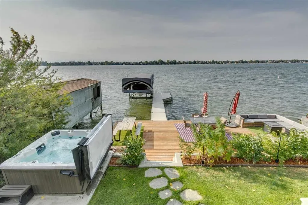 833 East Chestermere Drive