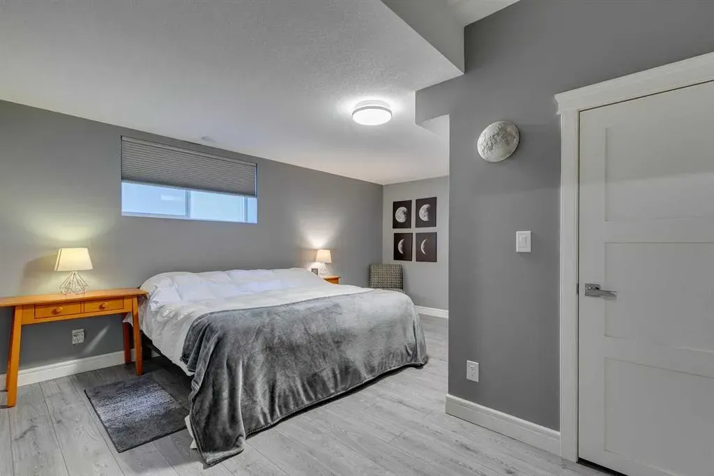 833 East Chestermere Drive