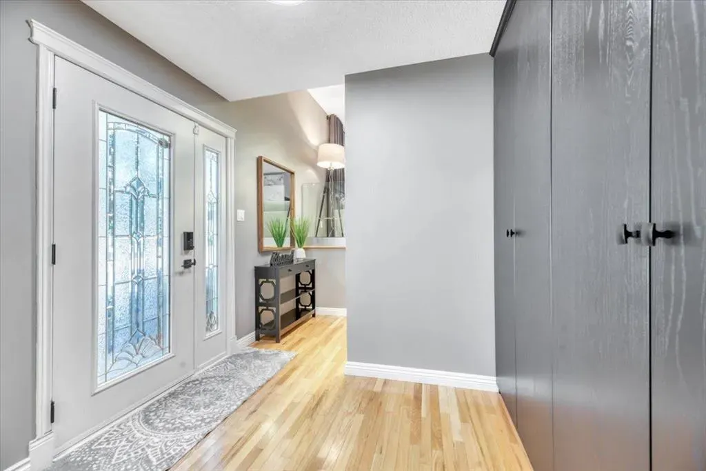 15 Brazeau Crescent SW