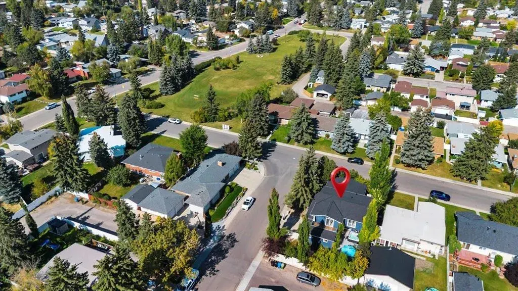 15 Brazeau Crescent SW