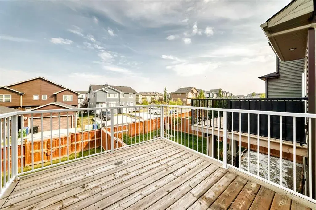 15 Evanscrest Way