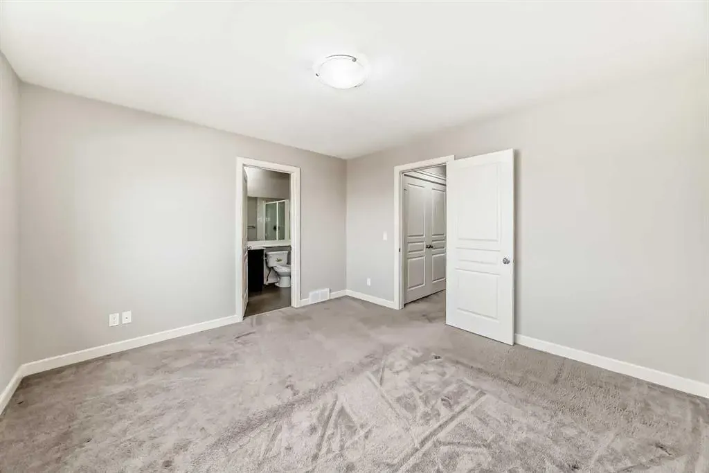 15 Evanscrest Way
