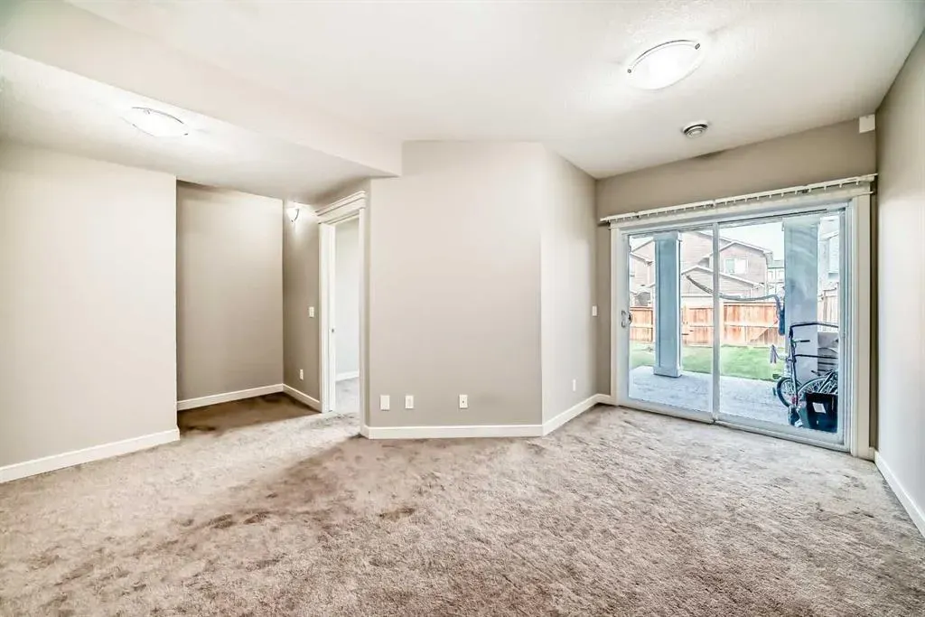 15 Evanscrest Way