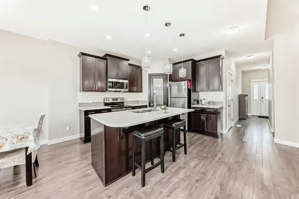 15 Evanscrest Way