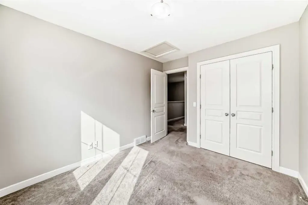 15 Evanscrest Way