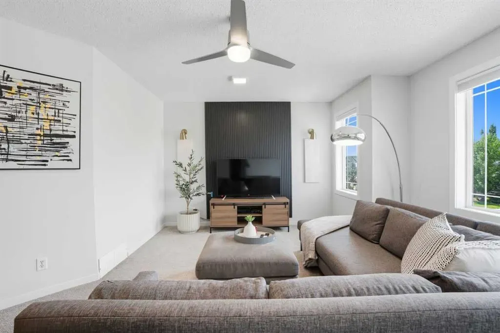 270 Everoak Drive SW