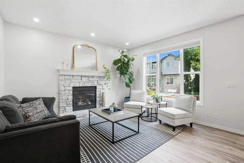 270 Everoak Drive SW