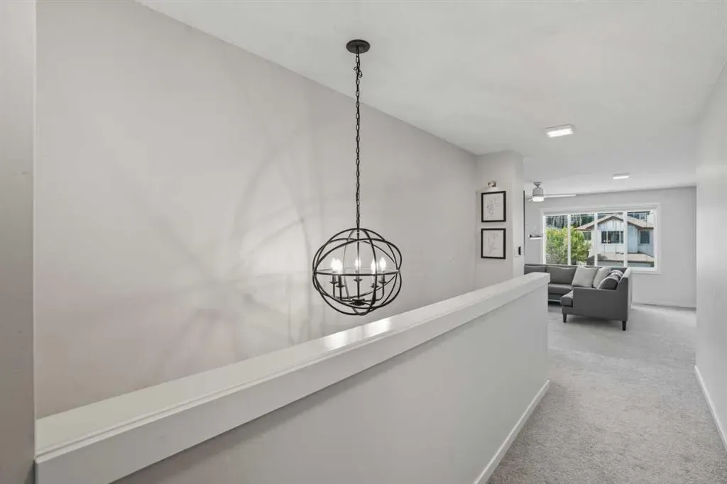 270 Everoak Drive SW