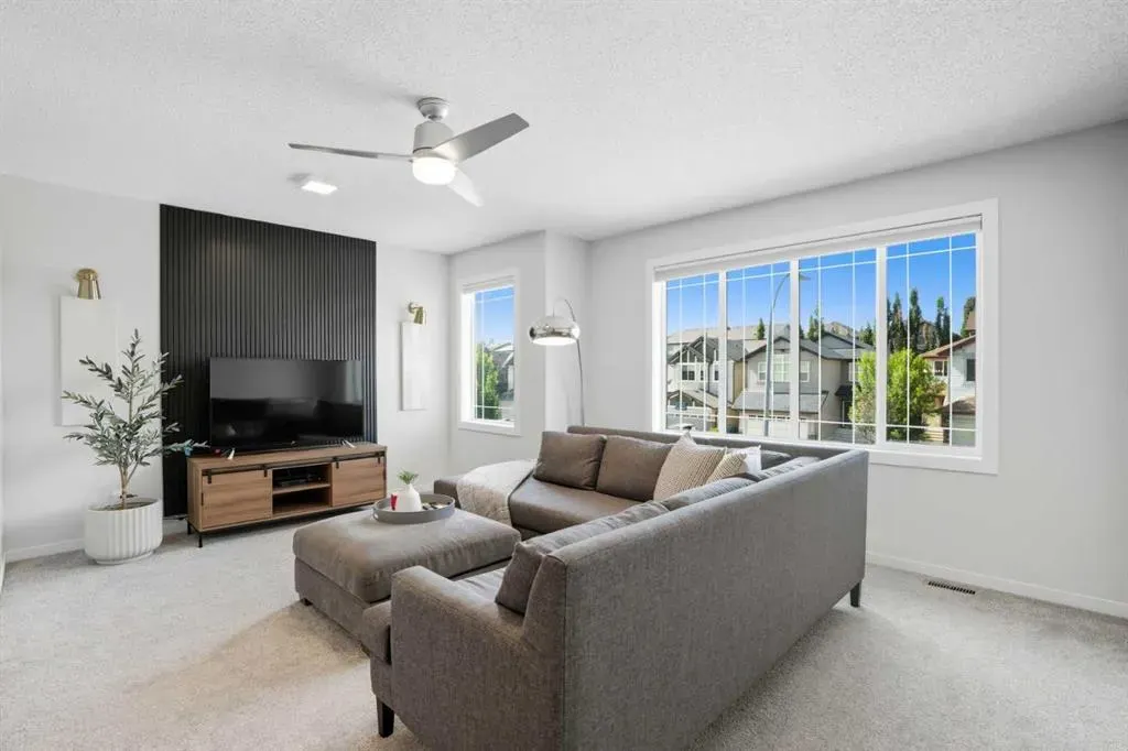 270 Everoak Drive SW