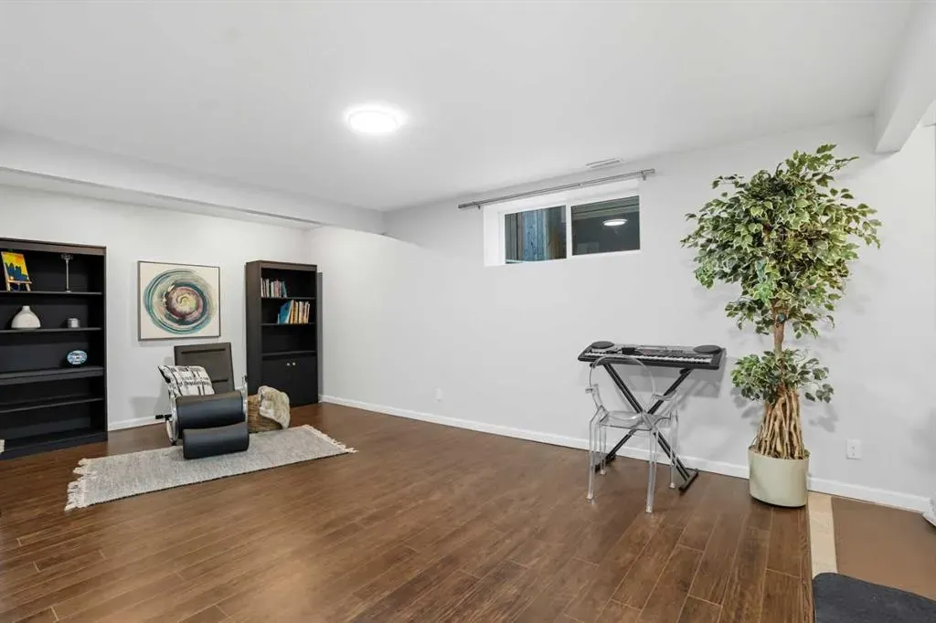 270 Everoak Drive SW