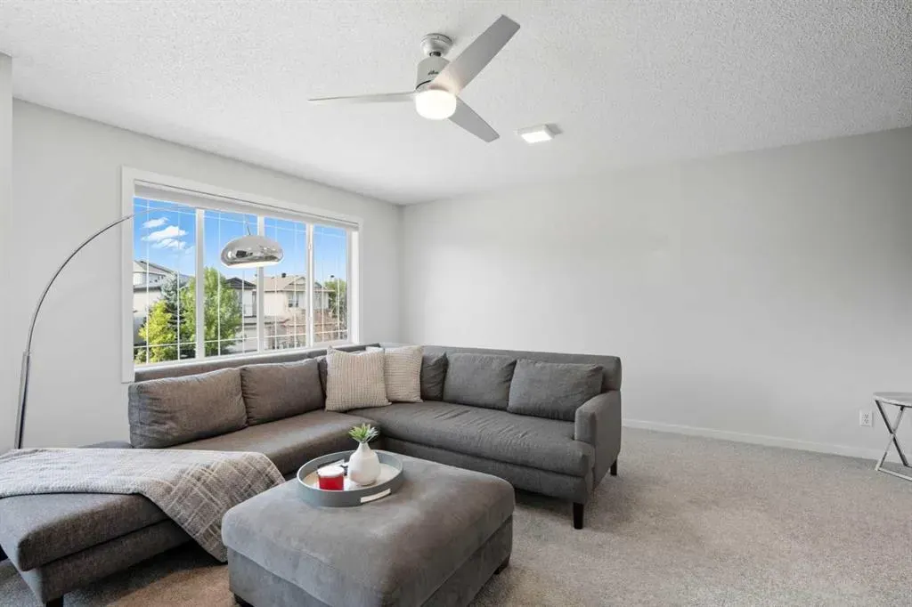 270 Everoak Drive SW