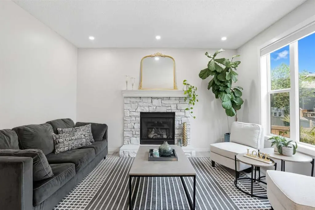 270 Everoak Drive SW