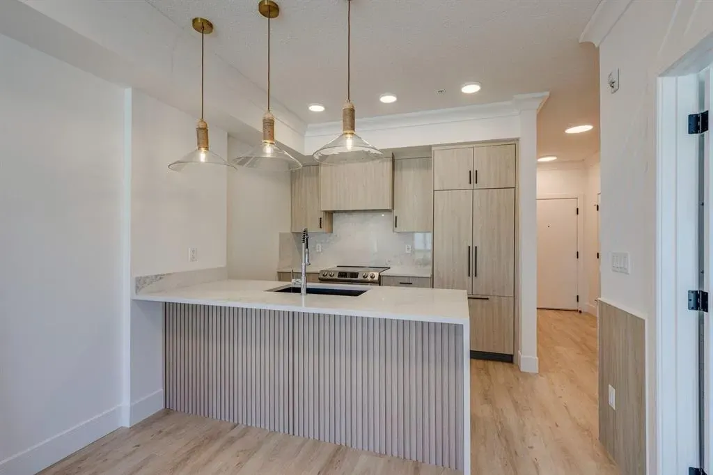 370 Dieppe Drive SW, #214