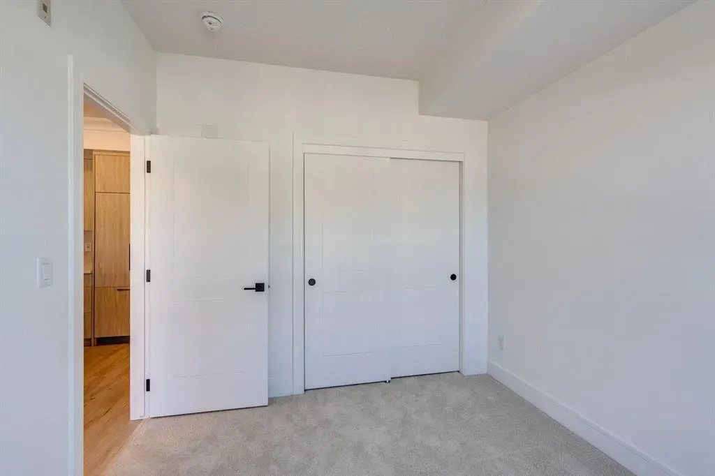 370 Dieppe Drive SW, #214