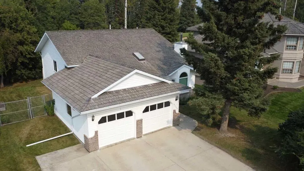 9248 Wedgewood Drive N