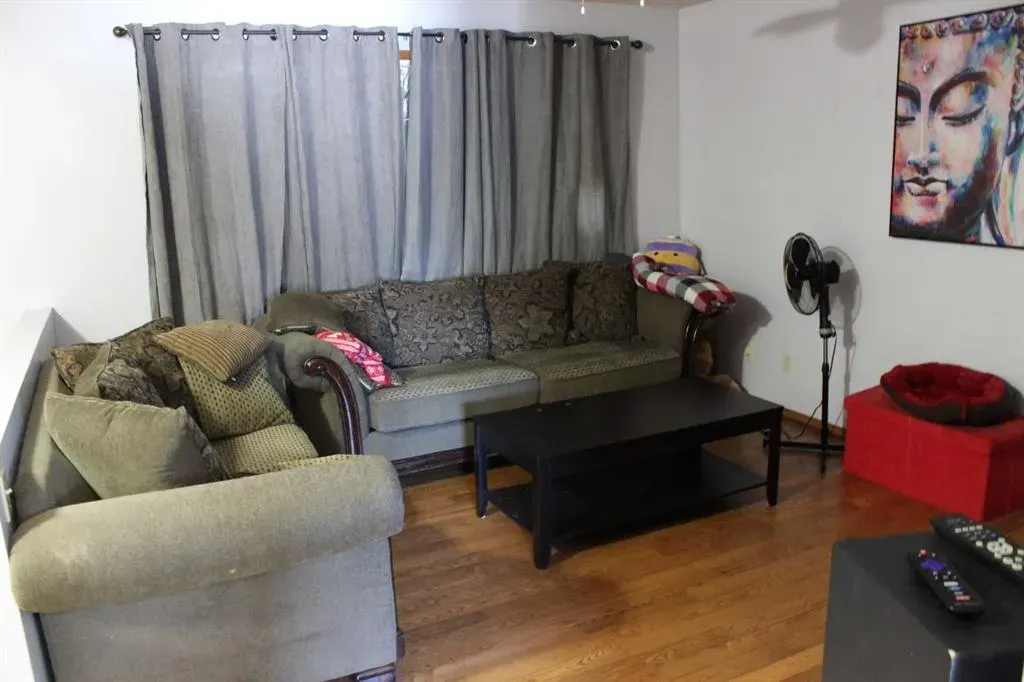428 & 430 3 Street W