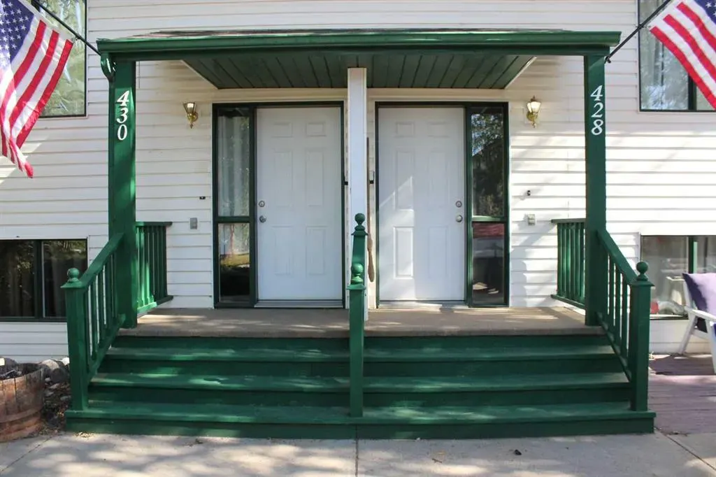 428 & 430 3 Street W