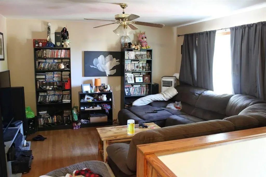 428 & 430 3 Street W