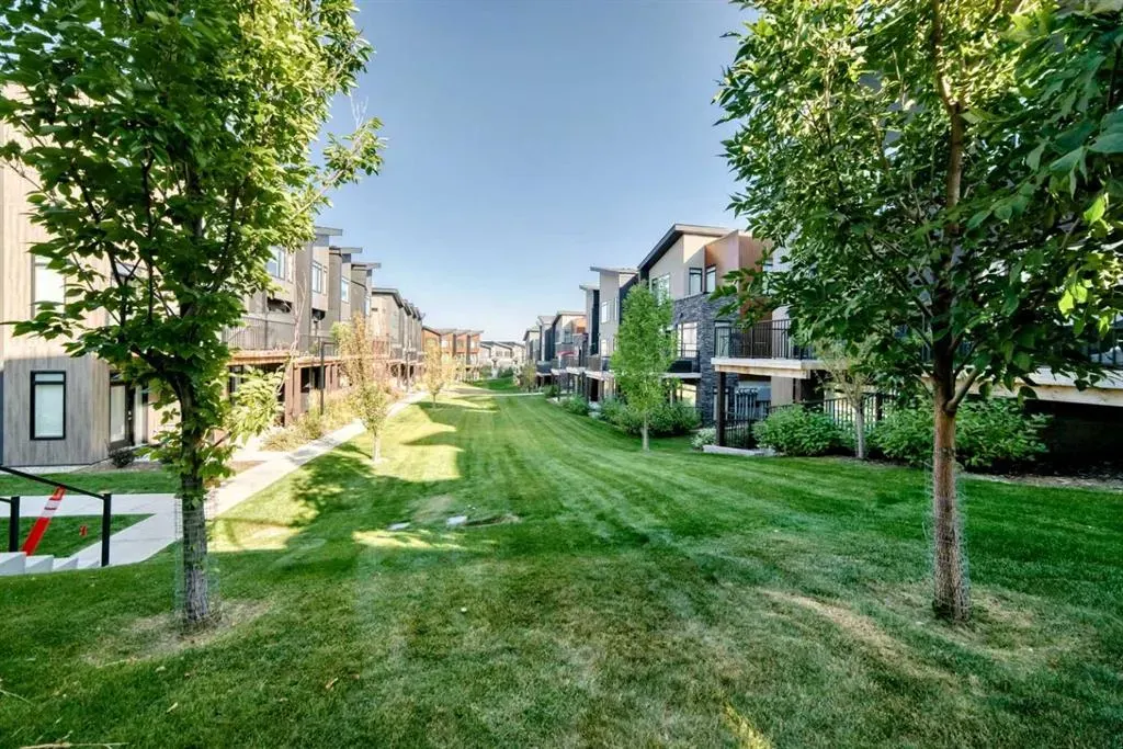 17 Royal Elm Green NW
