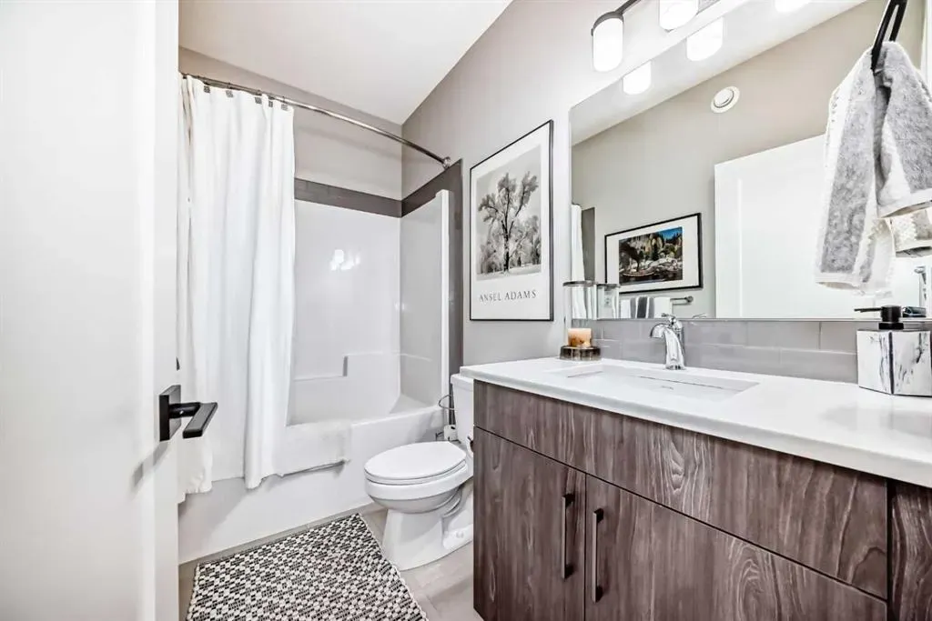 17 Royal Elm Green NW