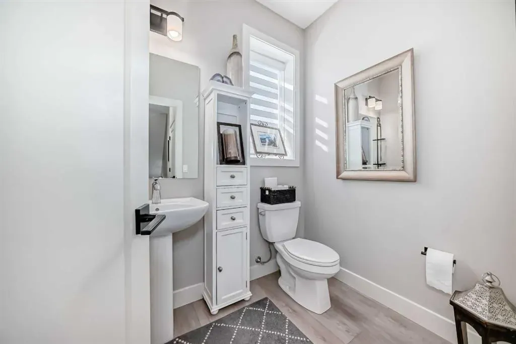 17 Royal Elm Green NW