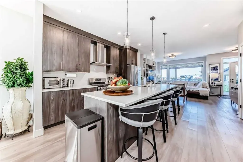 17 Royal Elm Green NW