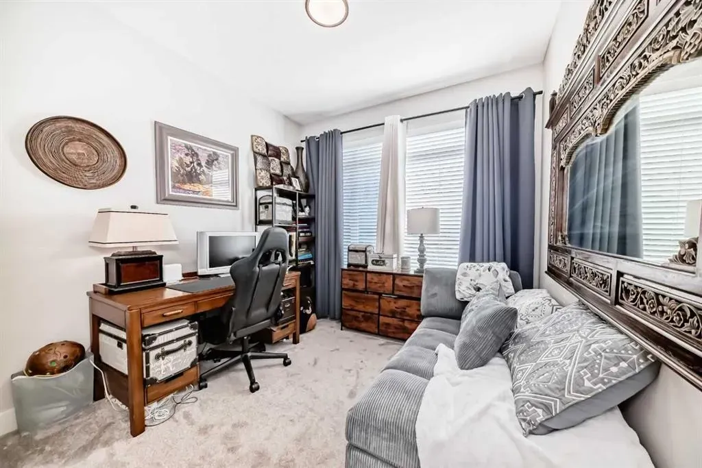 17 Royal Elm Green NW