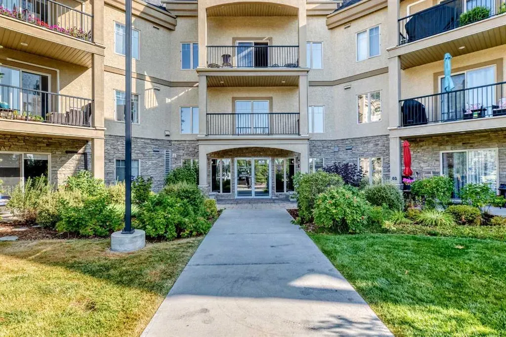 52 Cranfield Link SE, #106