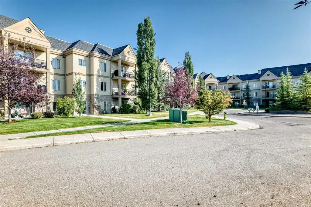 52 Cranfield Link SE, #106