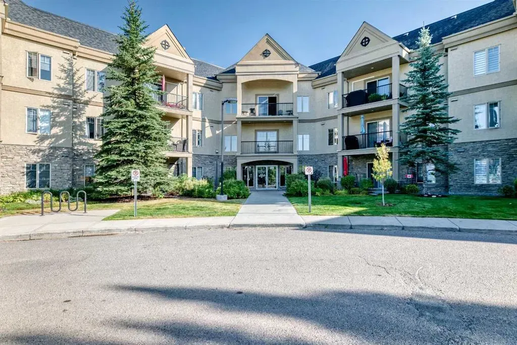 52 Cranfield Link SE, #106