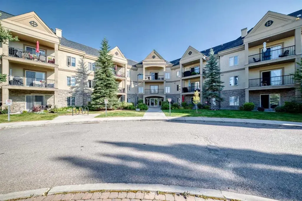 52 Cranfield Link SE, #106