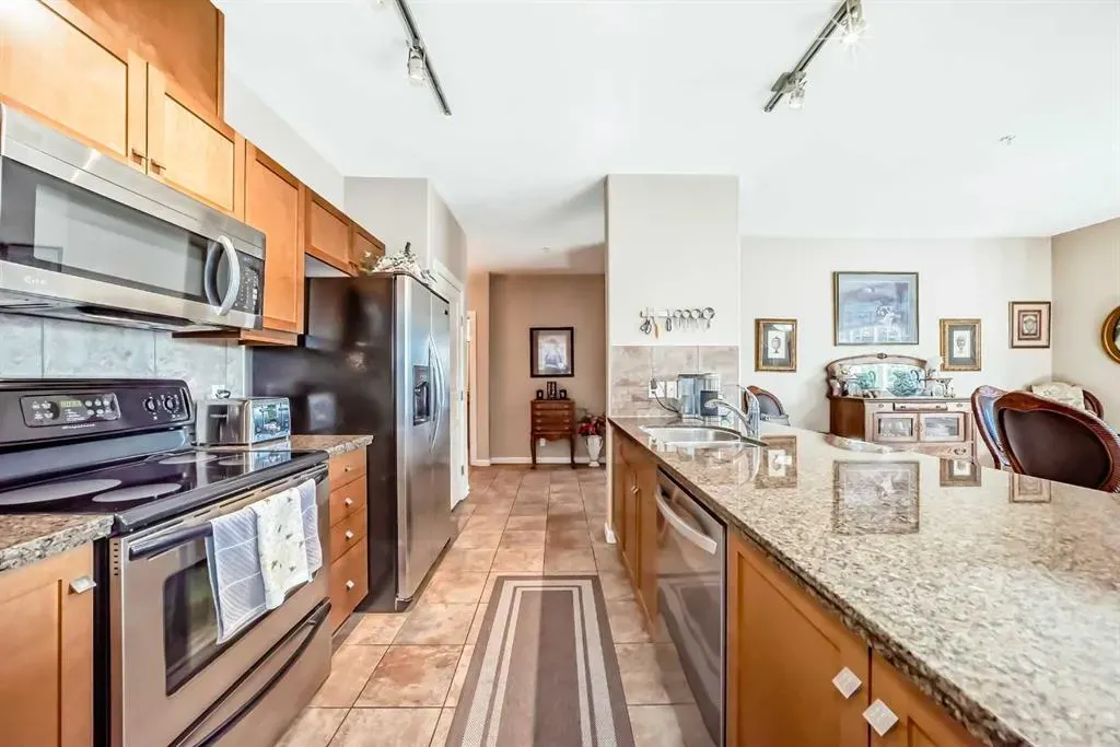 52 Cranfield Link SE, #106