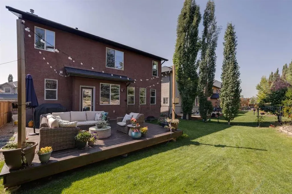107 Aspen Stone Crescent SW