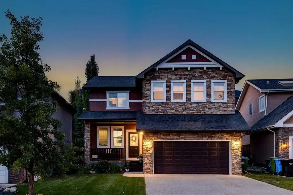 107 Aspen Stone Crescent SW