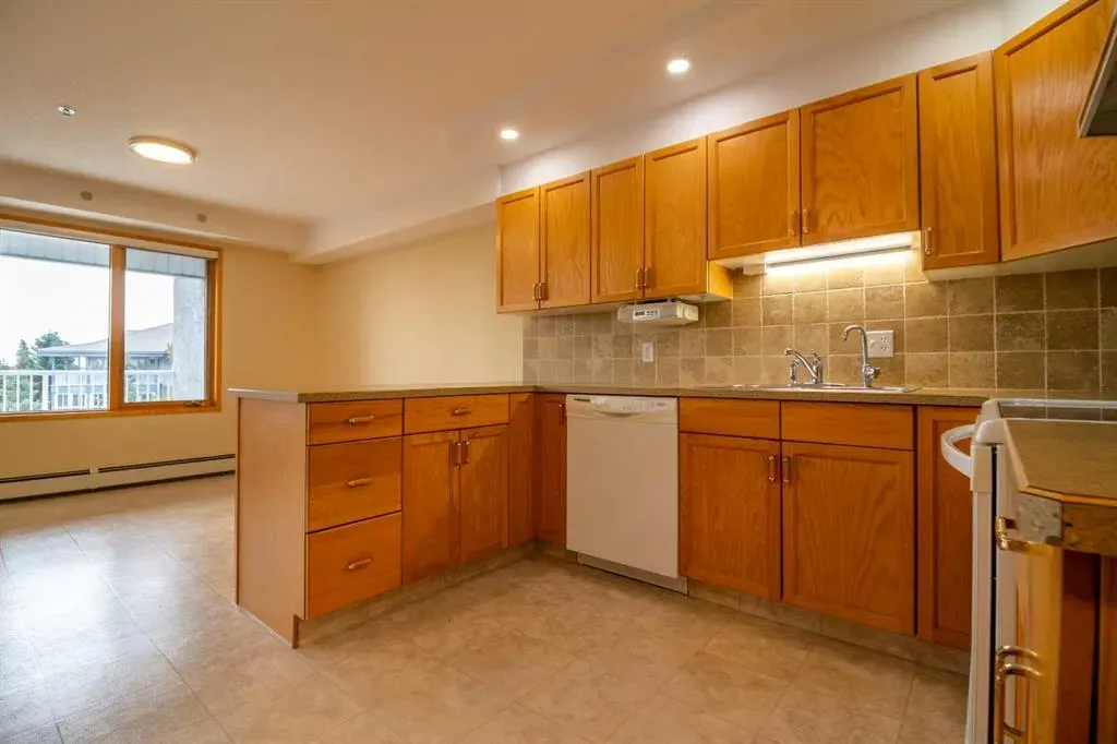 75 1 Avenue S, #428