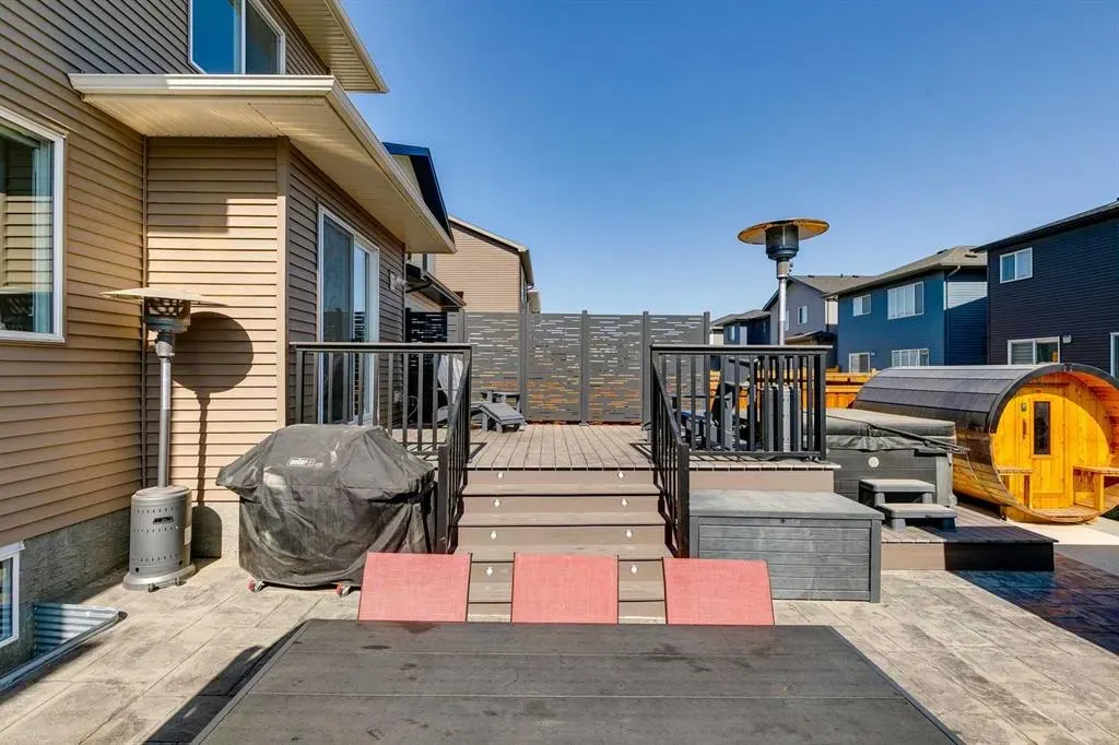 1112 Chinook Gate Bay SW