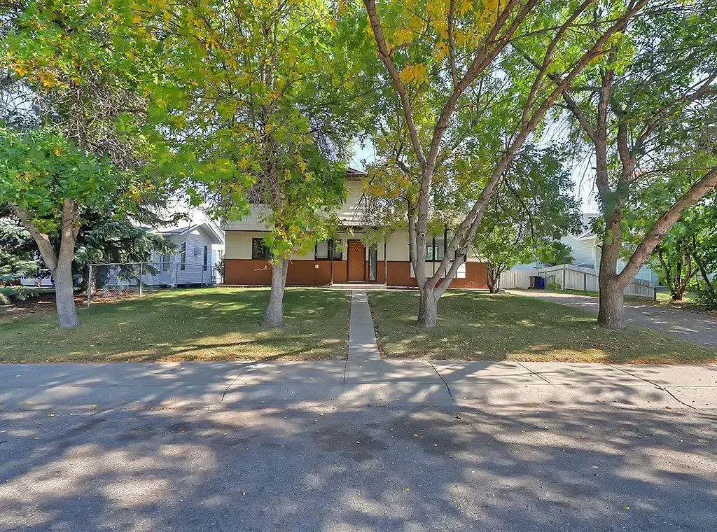 2704 22A Avenue