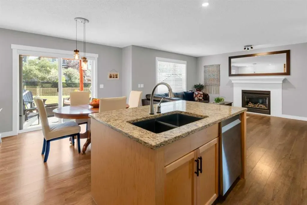 230 Evanscreek Court NW