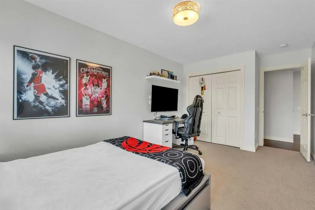 311 Tremblant Heights SW