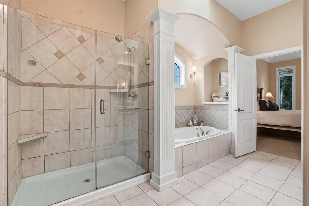 134 Discovery Ridge Boulevard SW