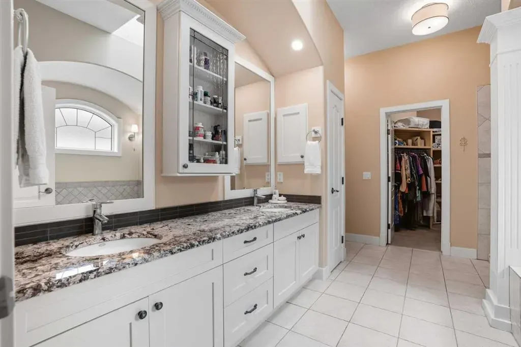 134 Discovery Ridge Boulevard SW